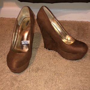 Brown heel wedge